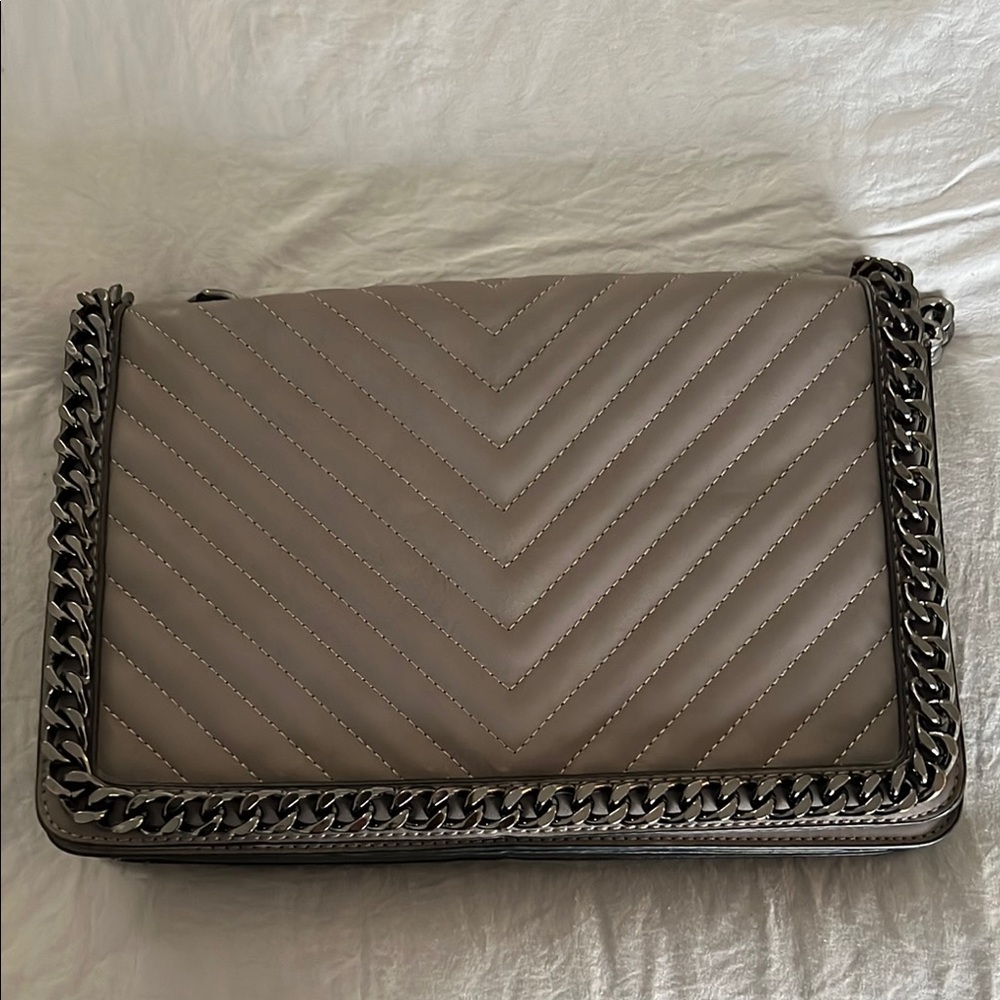 Elegant Gray Quilted Chain Shoulder Bag